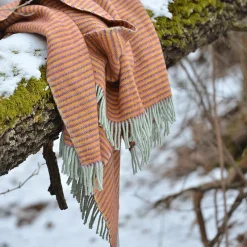 gyapjú takaró pléd havas fára terítve